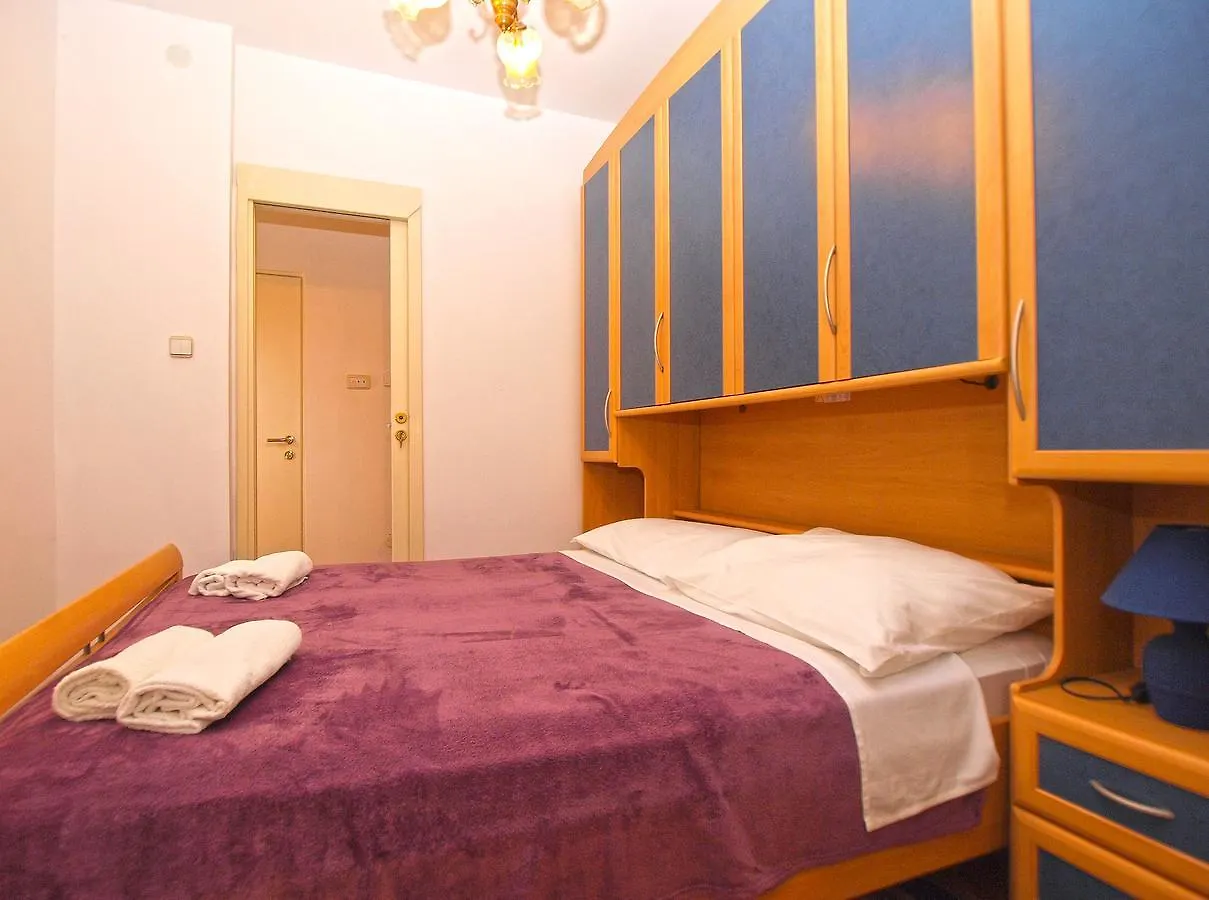 Apartments Josip 1544 Fazana