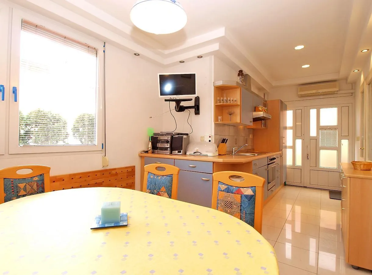 Apartments Josip 1544 Fazana 0*,  Croatia
