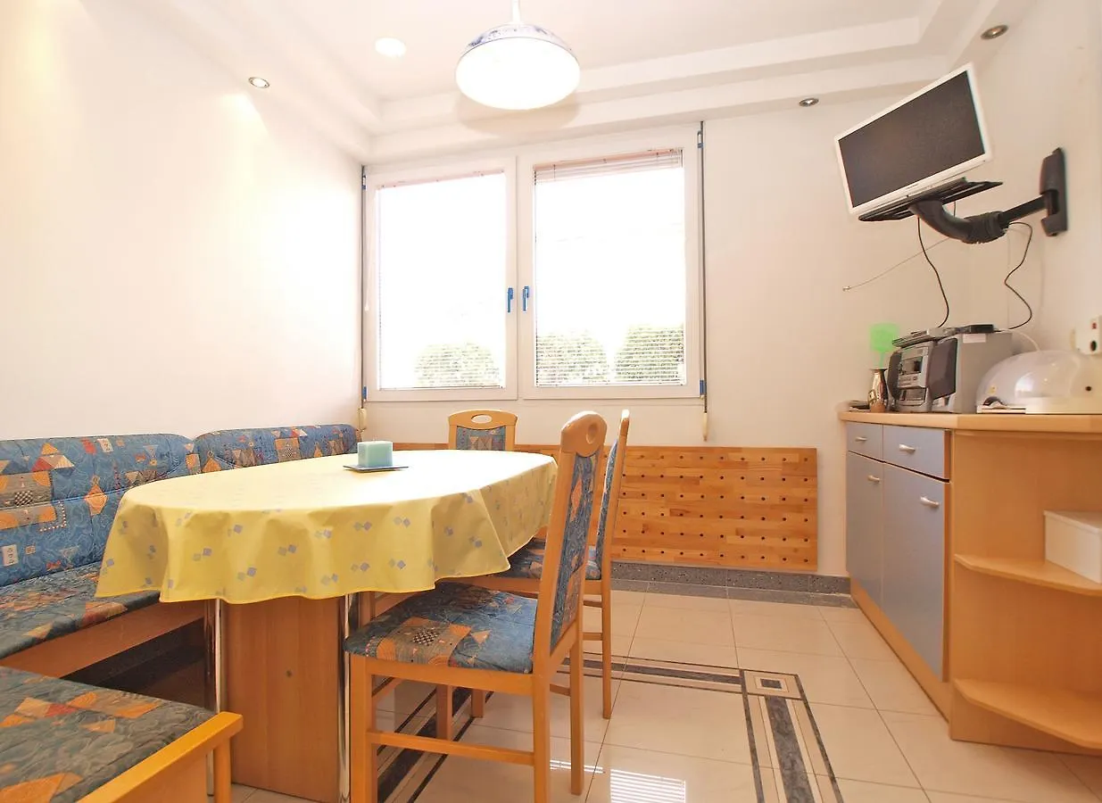Apartments Josip 1544 Fazana