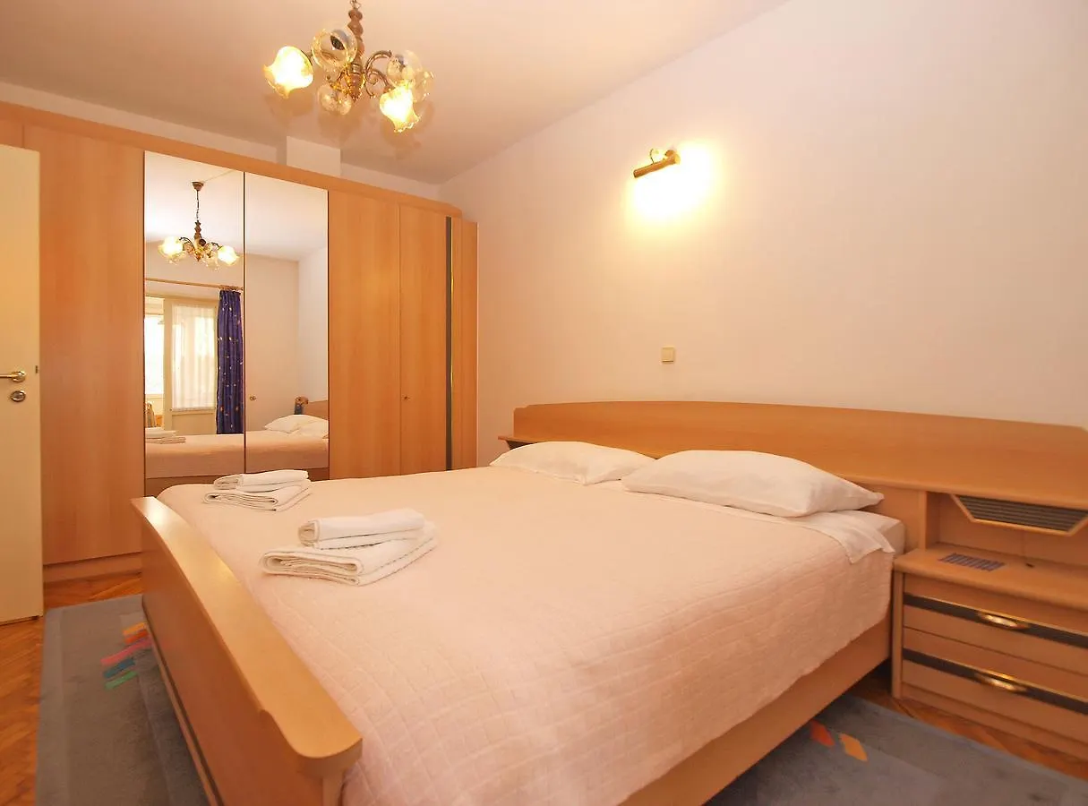 Apartments Josip 1544 Fazana