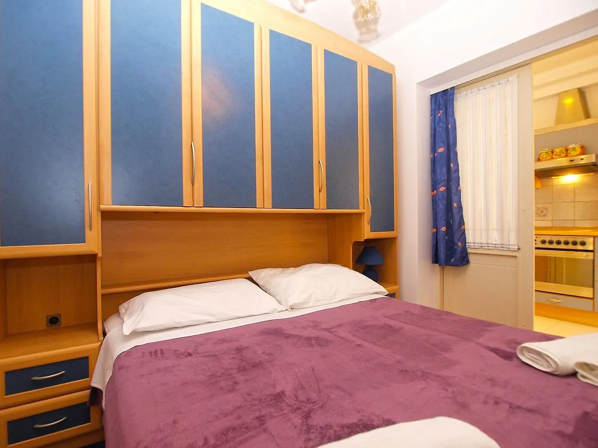 Apartments Josip 1544 Fazana