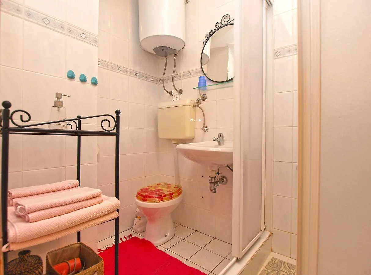 Apartments Josip 1544 Fazana