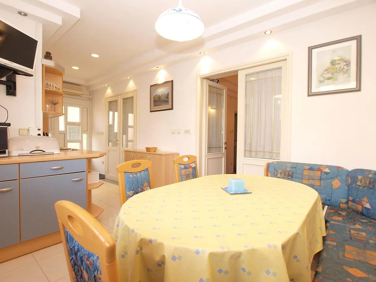 Apartments Josip 1544 Fazana