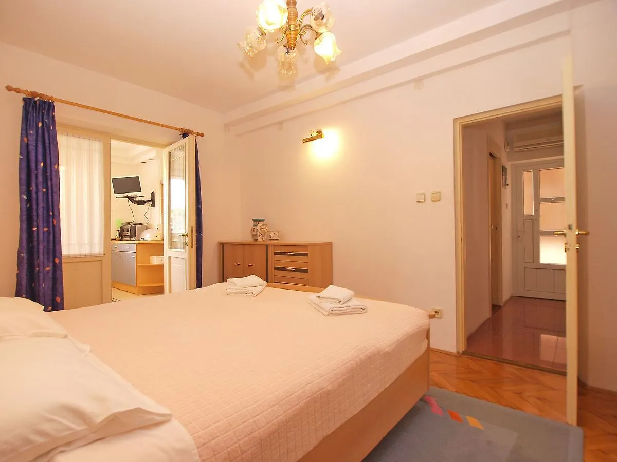 Apartments Josip 1544 Fazana